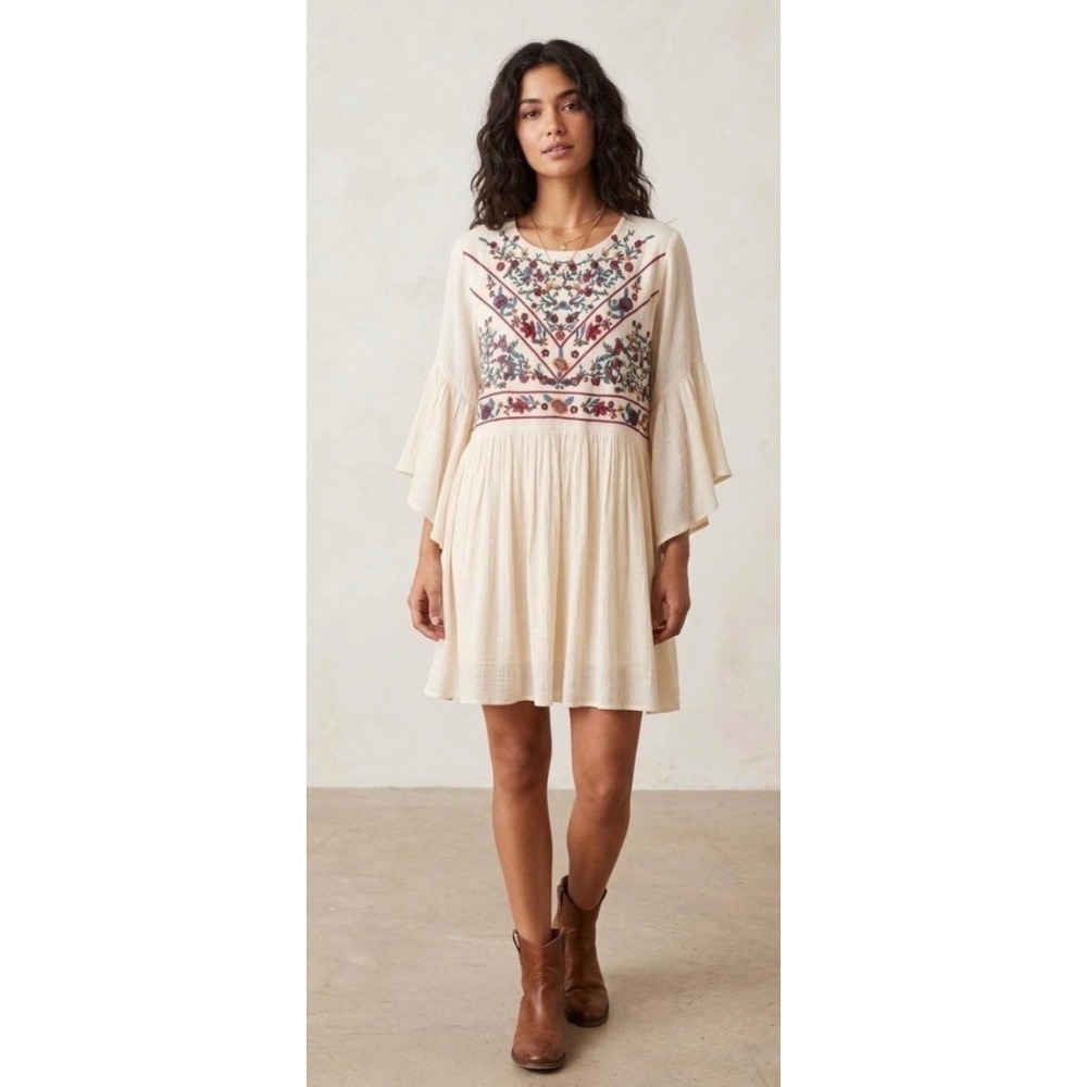 Umgee Women's Cream Floral Embroidered Bell Sleeve Boho Mini Dress Size Medium